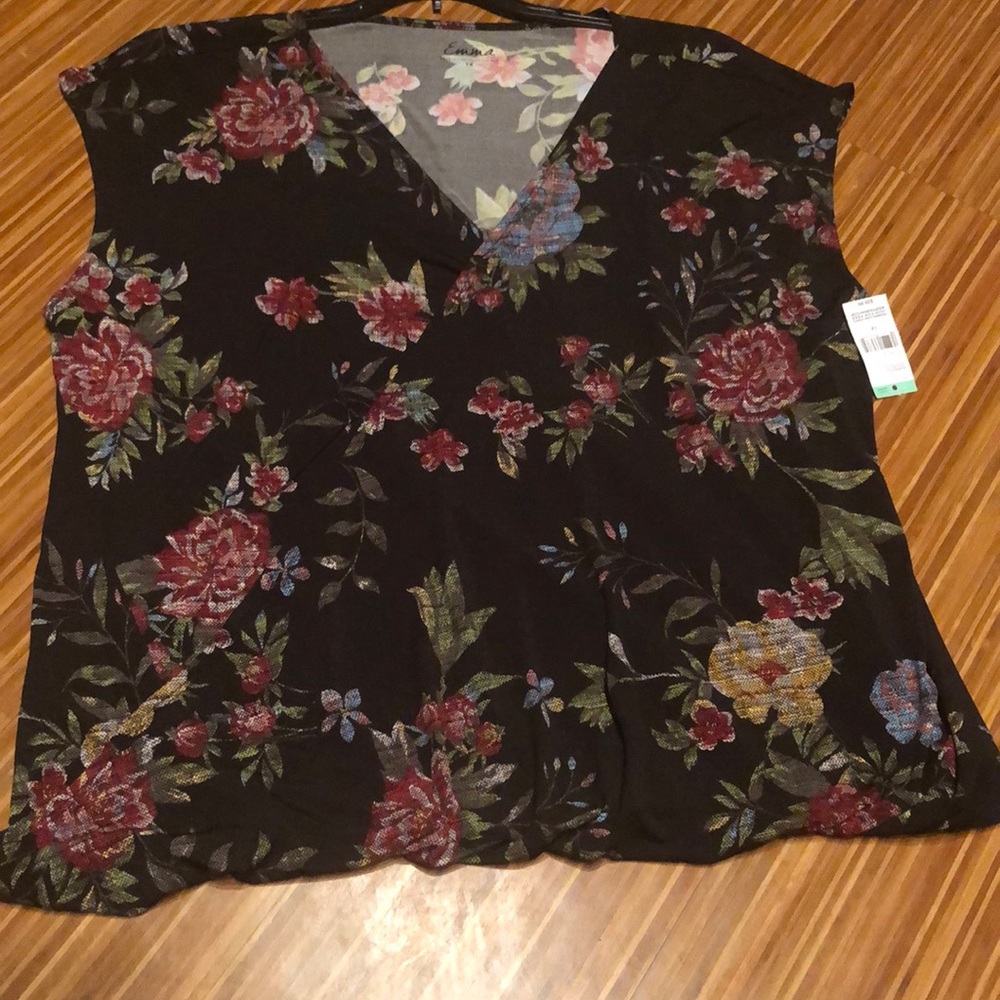 NWT Simply Emma printed wrap top - Picture 2 of 7